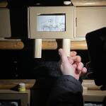 Ein Endlos-Dreh-Kino mit einem Bild eines Gebäudes.